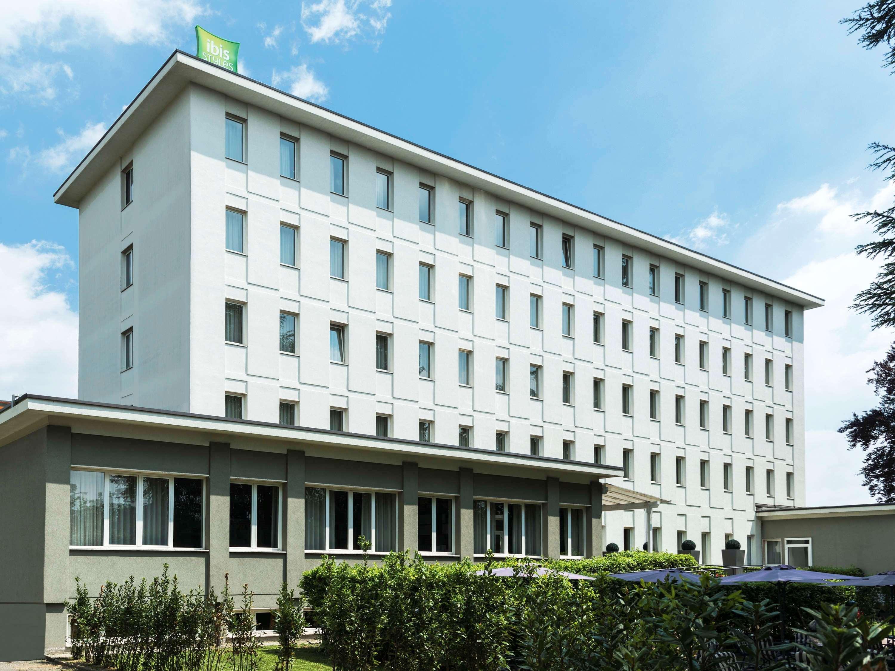 Bis Hotel Varese Exterior photo