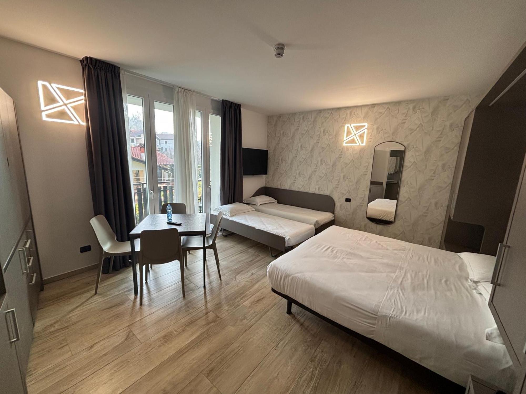 Bis Hotel Varese Exterior photo