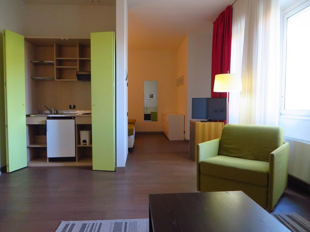 Bis Hotel Varese Exterior photo