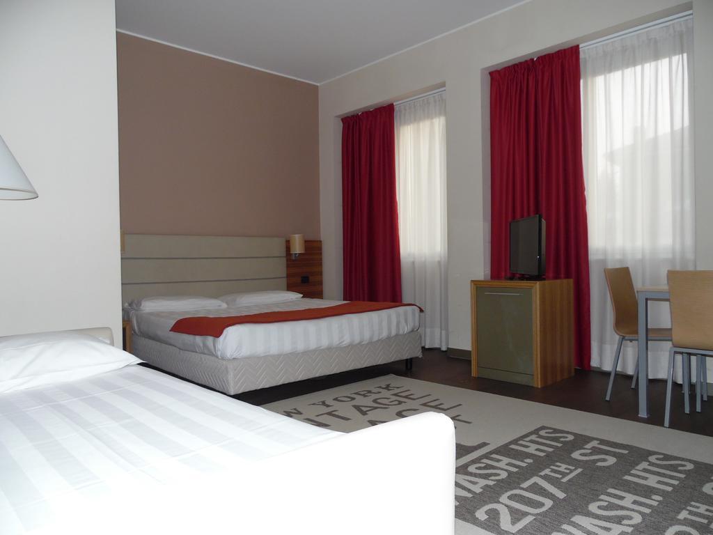 Bis Hotel Varese Exterior photo